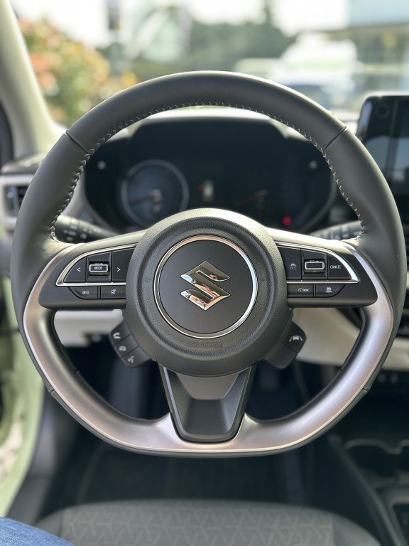 SUZUKI Swift 1.2 Hybrid CVT Comfort – Bild 7