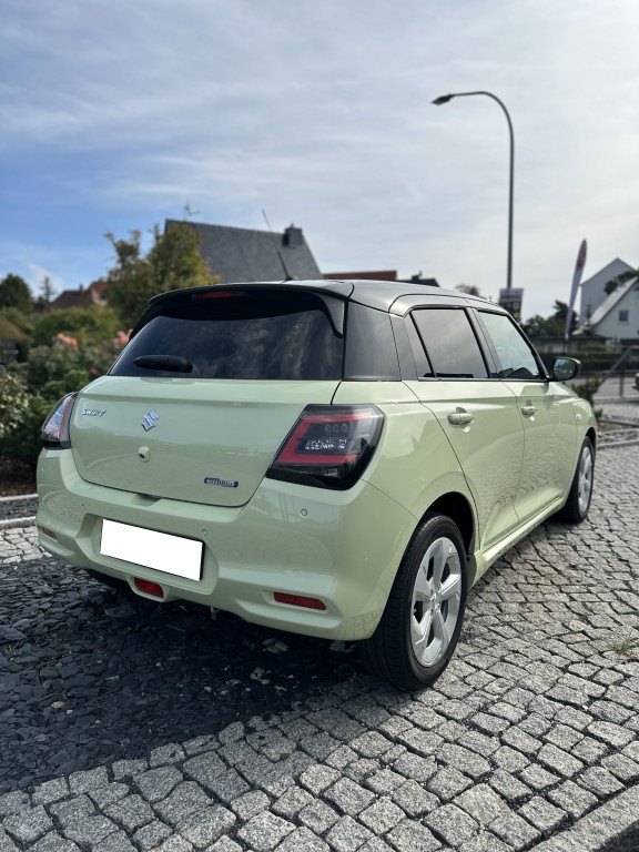 SUZUKI Swift 1.2 Hybrid CVT Comfort – Bild 4